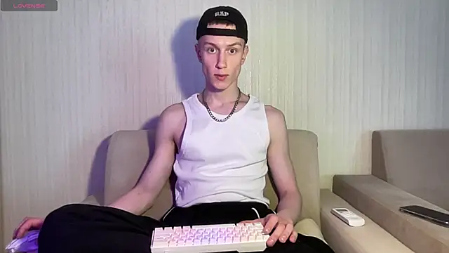 Snapshot of Travis_Gracile chatting on 5, 5, 2026 Travis Gracile online show from 5, 5, 2026