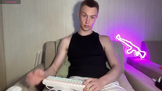 Snapshot of Travis_Gracile chatting on 5, 6, 2026 Travis Gracile online show from 5, 6, 2026