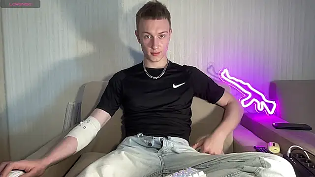 Snapshot of Travis_Gracile chatting on 13, 6, 2026 Travis Gracile online show from 13, 6, 2026