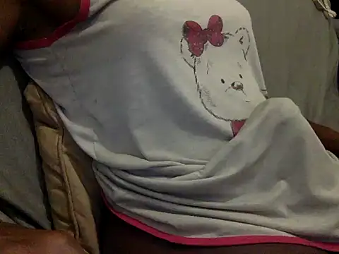 Snapshot of RayanneCampbell-25cm chatting on 30, 4, 2026 RayanneCampbell-25cm online show from 30, 4, 2026