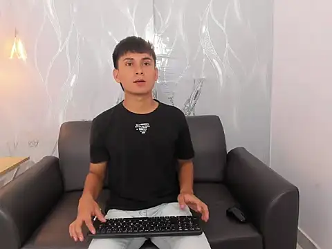 Snapshot of SantiagoCool chatting on 14, 4, 2026 SantiagoCool online show from 14, 4, 2026