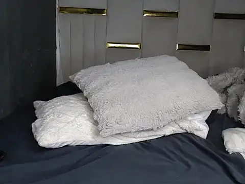 Snapshot of CreamyPussy95 chatting on 10, 4, 2026 CreamyPussy95 online show from 10, 4, 2026