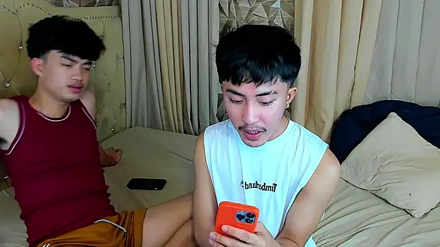 roberthugecock online show from 14, 5, 2026