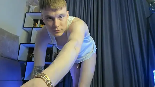 Snapshot of TwinkWhite chatting on 16, 4, 2026 TwinkWhite online show from 16, 4, 2026