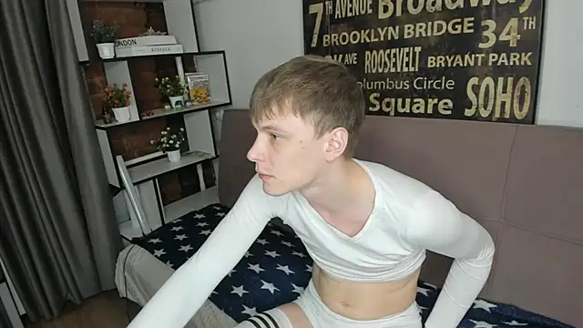 Snapshot of TwinkWhite chatting on 19, 5, 2026 TwinkWhite online show from 19, 5, 2026