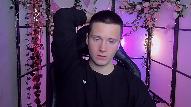 Snapshot of ZackVibe chatting on 13, 4, 2026 ZackVibe online show from 13, 4, 2026