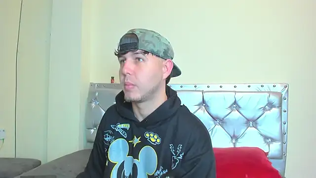 Snapshot of matthew_gill chatting on 12, 4, 2026 matthew gill online show from 12, 4, 2026