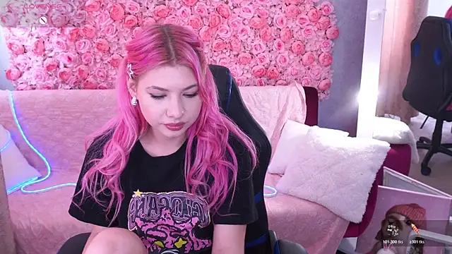 PinkyTrix online show from 9, 5, 2026