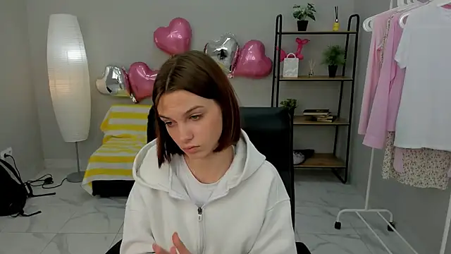 Snapshot of Rita_Menos chatting on 13, 4, 2026 Rita Menos online show from 13, 4, 2026