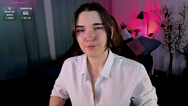 Snapshot of Rune_Veila chatting on 4, 5, 2026 Rune Veila online show from 4, 5, 2026