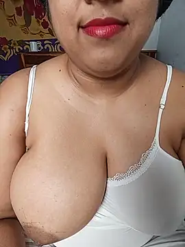 Suger Lips 99 online show from 25, 7, 2026