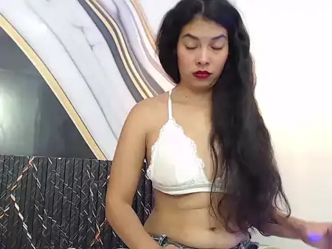 Snapshot of Vanessa_Lune chatting on 4, 5, 2026 Vanessa Lune online show from 4, 5, 2026