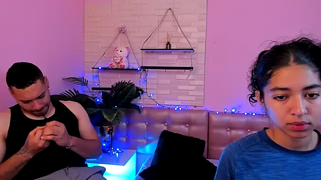 Snapshot of Aronandmoli69 chatting on 2, 5, 2026 Aronandmoli69 online show from 2, 5, 2026