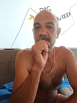 Snapshot of BigTwixxxx chatting on 14, 7, 2026 BigTwixxxx online show from 14, 7, 2026