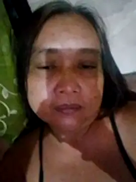 Snapshot of jeanyummytits chatting on 10, 5, 2026 jeanyummytits online show from 10, 5, 2026
