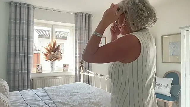 NaughtyMonicaUK online show from 23, 4, 2026