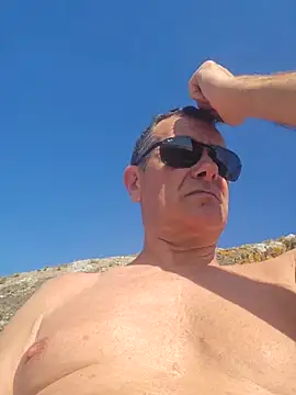 Snapshot of loulouferrari chatting on 26, 4, 2026 loulouferrari online show from 26, 4, 2026