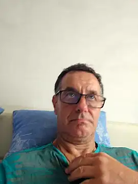 Snapshot of loulouferrari chatting on 30, 5, 2026 loulouferrari online show from 30, 5, 2026