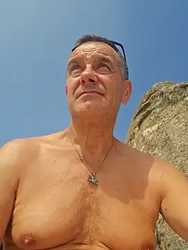 Snapshot of loulouferrari chatting on 21, 6, 2026 loulouferrari online show from 21, 6, 2026