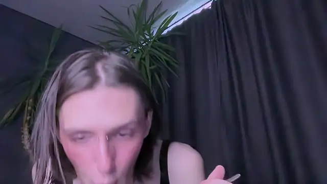Snapshot of Niky_Long chatting on 7, 6, 2026 Niky Long online show from 7, 6, 2026