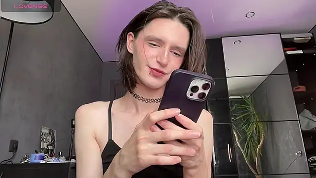 Snapshot of Niky_Long chatting on 15, 7, 2026 Niky Long online show from 15, 7, 2026