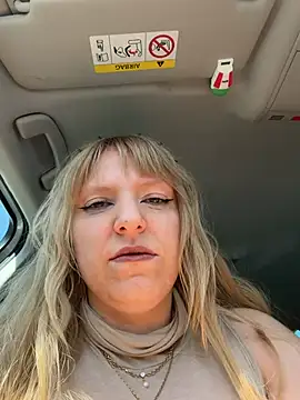 Snapshot of Tiffy_Rosee chatting on 13, 7, 2026 Tiffy Rosee online show from 13, 7, 2026