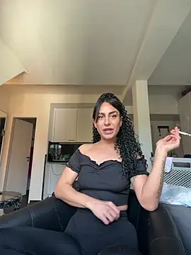 Snapshot of CurlyRouge chatting on 20, 5, 2026 CurlyRouge online show from 20, 5, 2026