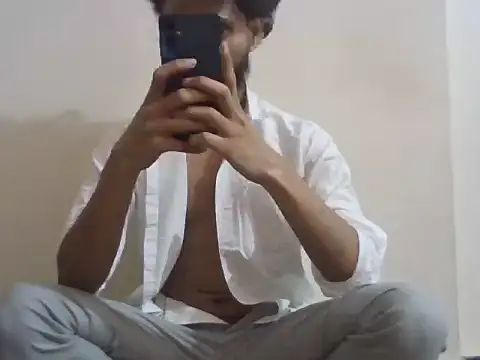 Snapshot of itsmemadhu2019 chatting on 18, 4, 2026 itsmemadhu2019 online show from 18, 4, 2026