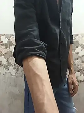 Snapshot of itsmemadhu2019 chatting on 18, 5, 2026 itsmemadhu2019 online show from 18, 5, 2026