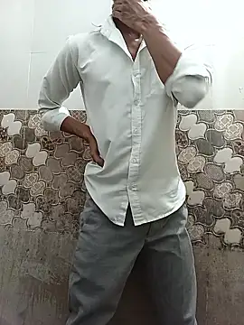 Snapshot of itsmemadhu2019 chatting on 20, 5, 2026 itsmemadhu2019 online show from 20, 5, 2026