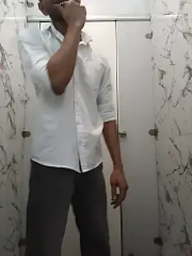 Snapshot of itsmemadhu2019 chatting on 27, 5, 2026 itsmemadhu2019 online show from 27, 5, 2026