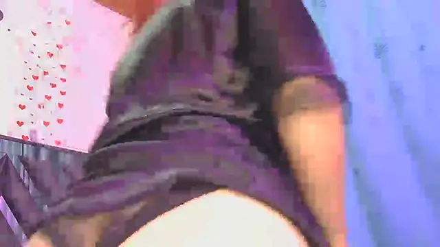 Snapshot of tinny_emiily chatting on 26, 7, 2026 tinny emiily online show from 26, 7, 2026