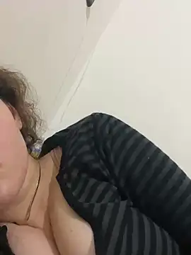 Snapshot of najmiya chatting on 13, 4, 2026 najmiya online show from 13, 4, 2026