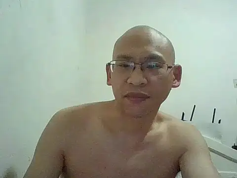 Snapshot of benly118 chatting on 21, 4, 2026 benly118 online show from 21, 4, 2026