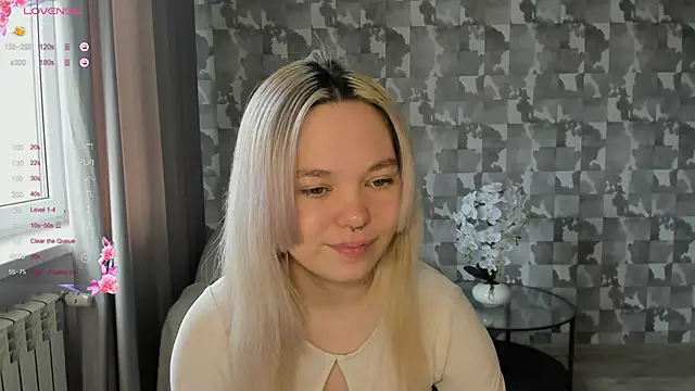 Snapshot of Anna_Delon chatting on 19, 4, 2026 Anna Delon online show from 19, 4, 2026