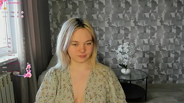 Snapshot of Anna_Delon chatting on 23, 4, 2026 Anna Delon online show from 23, 4, 2026