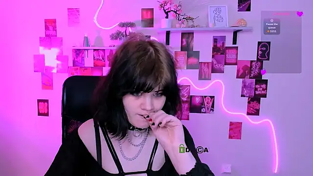 Snapshot of nikki_kiss_ chatting on 23, 4, 2026 nikki kiss online show from 23, 4, 2026