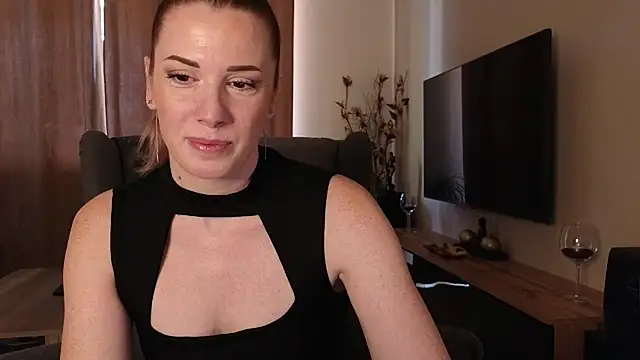 Snapshot of Sharon_Red chatting on 17, 2, 2025 Sharon Red online show from 17, 2, 2025