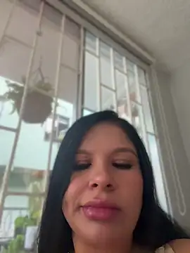 Snapshot of Elara_Luxe chatting on 4, 7, 2026 Elara Luxe online show from 4, 7, 2026
