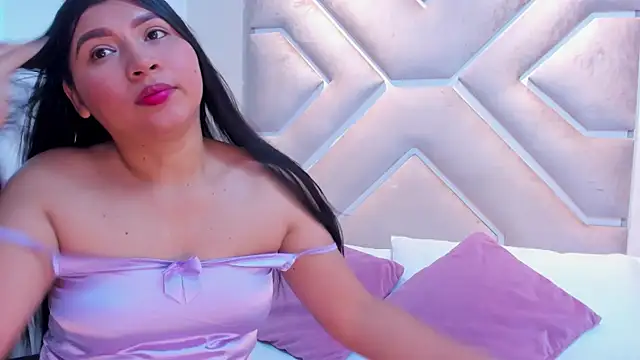 Lunaa Queen  online show from 16, 4, 2026