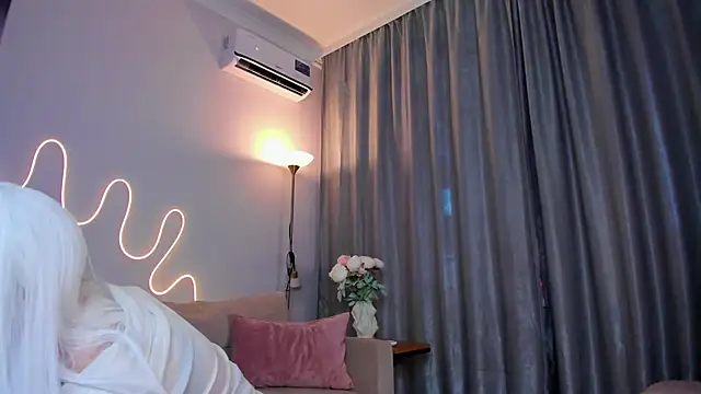Snapshot of Sophia_cutegirly chatting on 3, 6, 2026 Sophia cutegirly online show from 3, 6, 2026