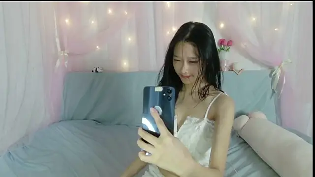Snapshot of shy_pink_doll chatting on 30, 7, 2026 shy pink doll online show from 30, 7, 2026