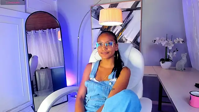 Snapshot of miel_ambar chatting on 17, 4, 2026 miel ambar online show from 17, 4, 2026
