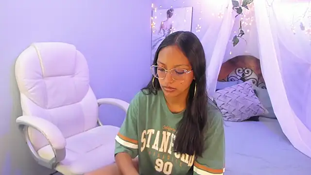 Snapshot of miel_ambar chatting on 21, 4, 2026 miel ambar online show from 21, 4, 2026