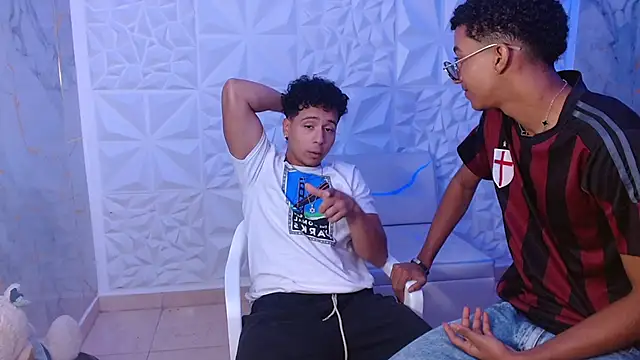 Snapshot of goldenjyj chatting on 14, 4, 2026 goldenjyj online show from 14, 4, 2026