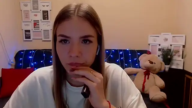 Snapshot of KaiTrum chatting on 6, 8, 2026 KaiTrum online show from 6, 8, 2026