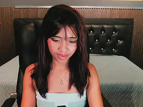 Snapshot of Zafiro_Bluex chatting on 13, 4, 2026 Zafiro Bluex online show from 13, 4, 2026