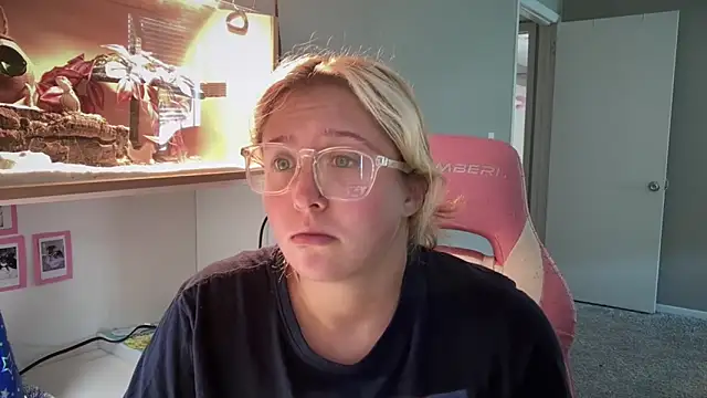Snapshot of MUSCLEMOMMY1365 chatting on 6, 6, 2026 MUSCLEMOMMY1365 online show from 6, 6, 2026