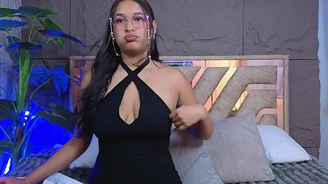 Snapshot of Milenka-5 chatting on 2, 6, 2026 Milenka-5 online show from 2, 6, 2026