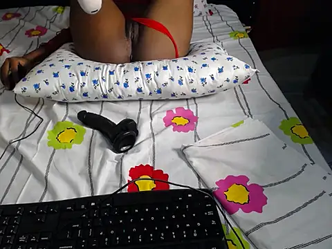 Snapshot of Molly1333 chatting on 15, 4, 2026 Molly1333 online show from 15, 4, 2026